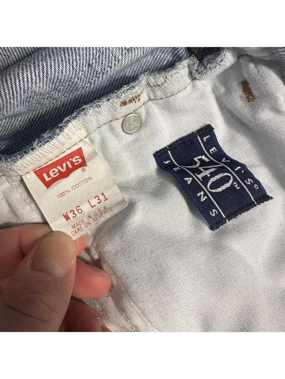 Retro 1980s? 1990s? vintage faded Levi's blue jeans denim pants grunge Americana